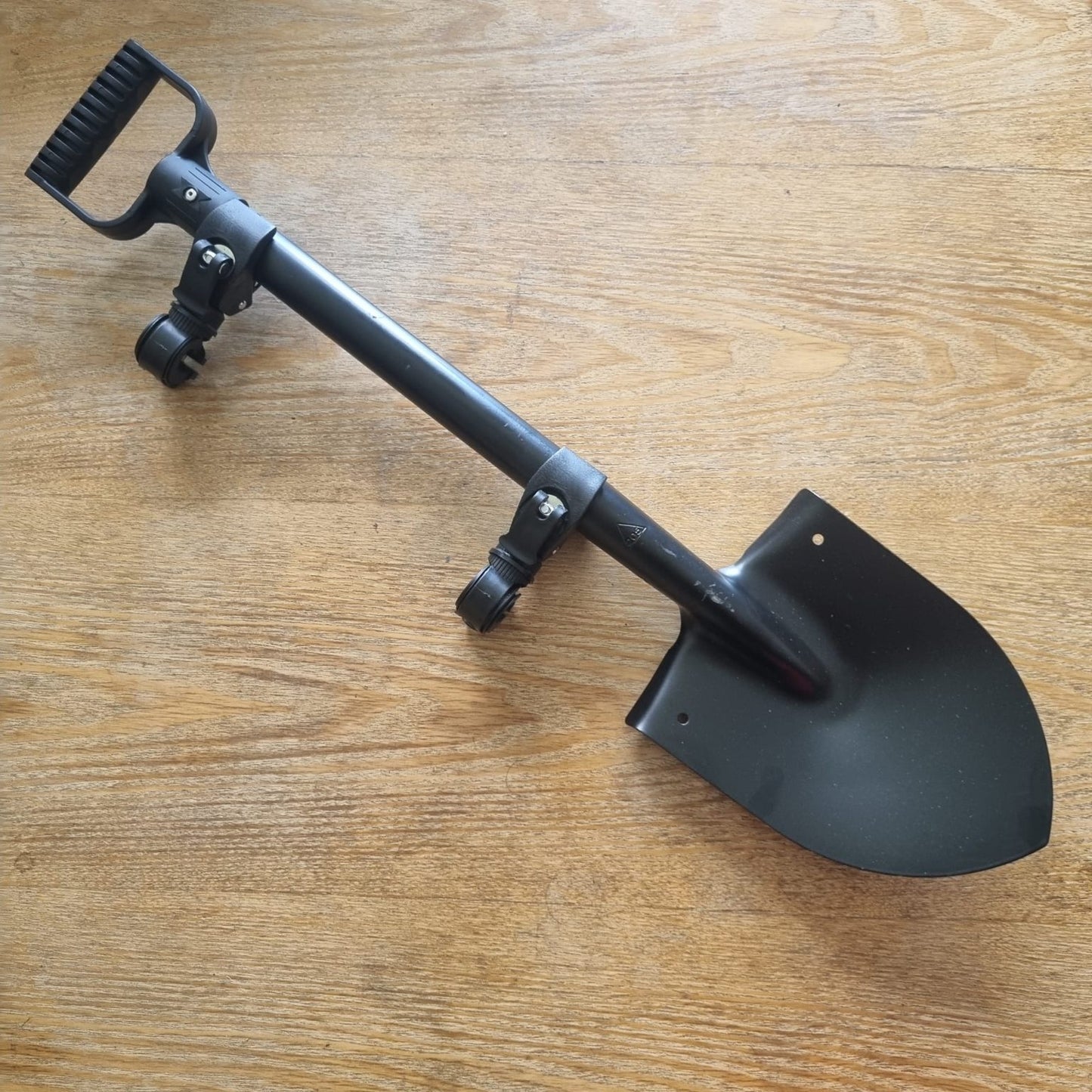 Shovel and round clip clamps - fit Jimny or off road ladder